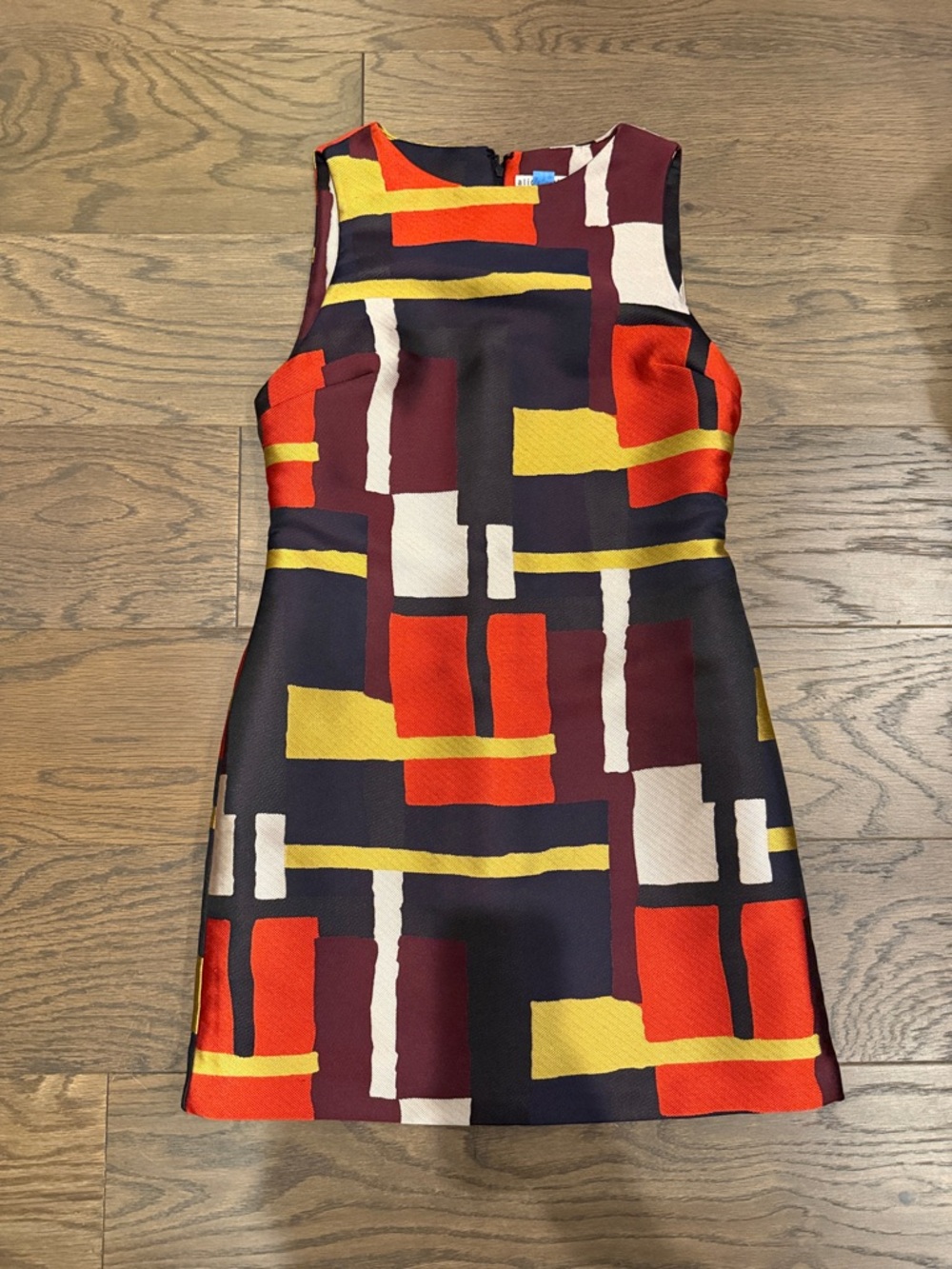 Alice & Olivia - Sleeveless Geometric Print Sheath Dress